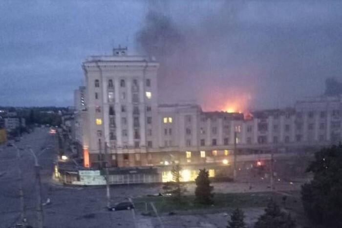 Атака на Дніпро: з’явилося відео перших хвилини після удару