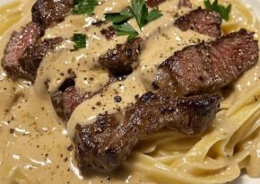 Krämig Cajun Steak Alfredo