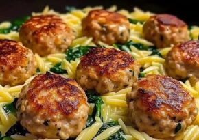 Citronkycklingbullar med krämig vitlöksspenat-orzo