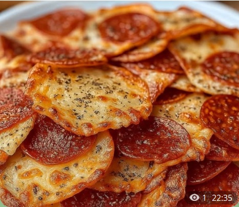 Still ditt snacksug med superenkla pizzachips – bara två ingredienser! Recept