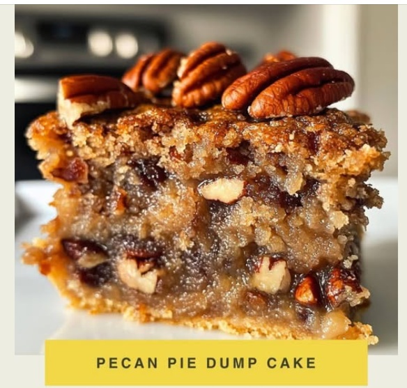Denna ljuvliga Pecan Pie Dump Cake är en dröm för alla med ett sötsug!