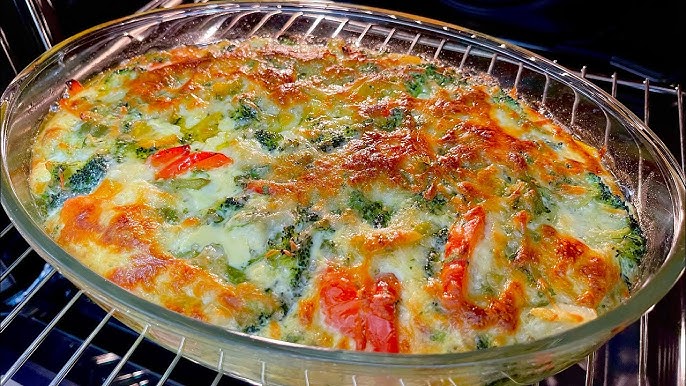 Krämig ugnsbakad broccoli med tomater och grönkål