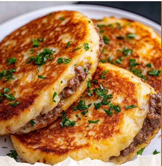 Potatispannkakor med kryddig köttfyllning