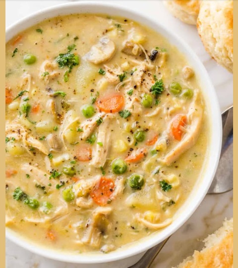 Krämig kycklingpajsoppa – comfort food när den är som bäst