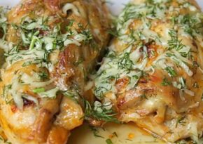 Utsökta rullar av fyllda kycklinglår. Recept