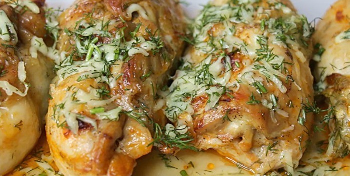 Utsökta rullar av fyllda kycklinglår. Recept