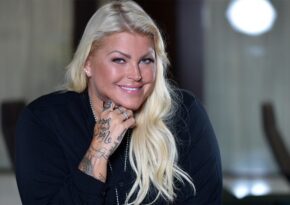 Jeanette Höglund bryter tystnaden – de mörka minnena bär hon fortfarande med sig
