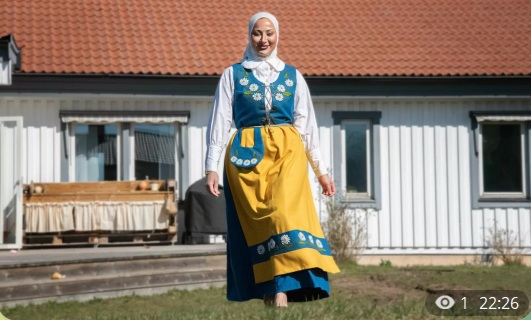 Zeinab ville fira svensk tradition – möttes av både hat och kärlek